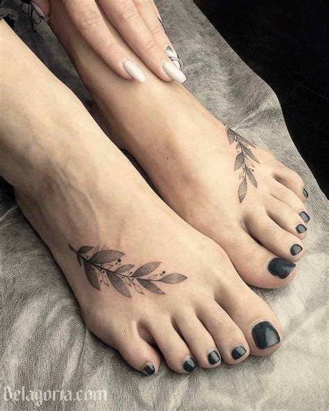 tatuajes pie mujer pequeos|Tatuajes para mujeres en el pie: + 45 diseños para llevar los pies ...